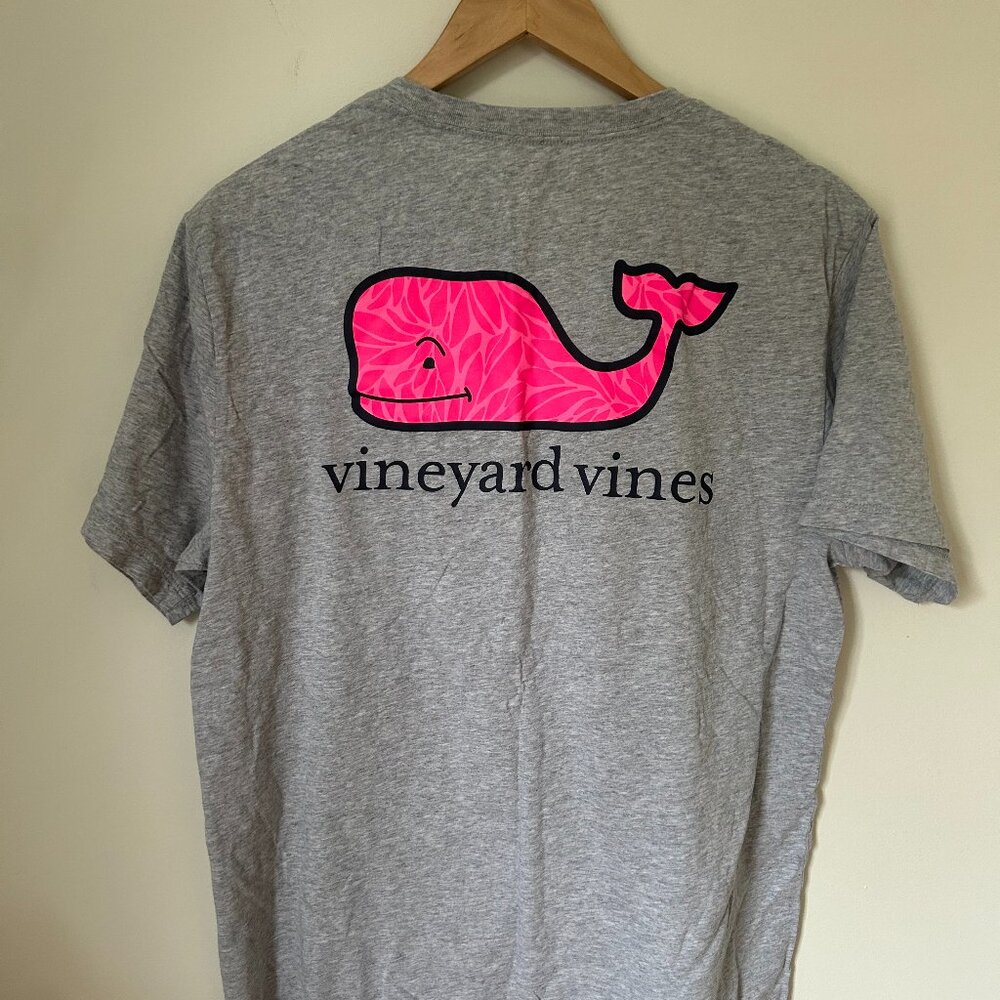 Classic VV Whale Logo Tee with front pcoket - Sz Medium